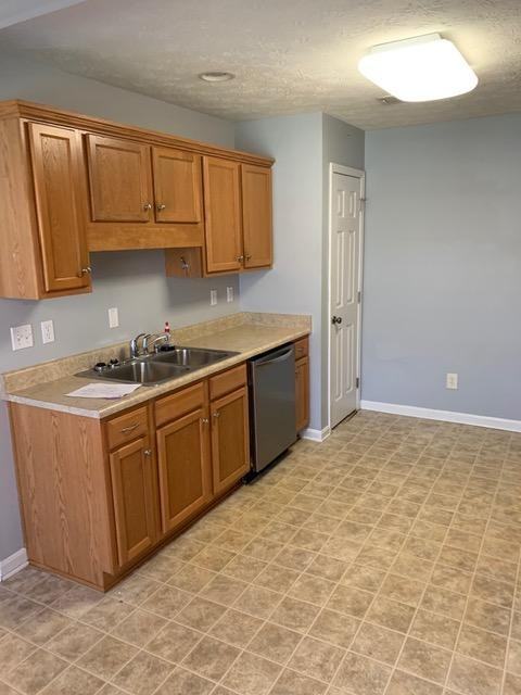 157 Twin Lakes Dr - Photo 4 of 11
