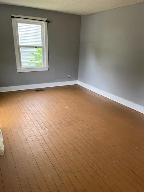 213 E Warfield St - Photo 2 of 7