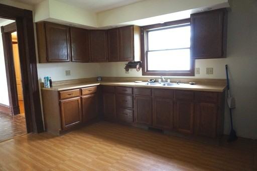316 N Lott Blvd - Photo 3 of 12