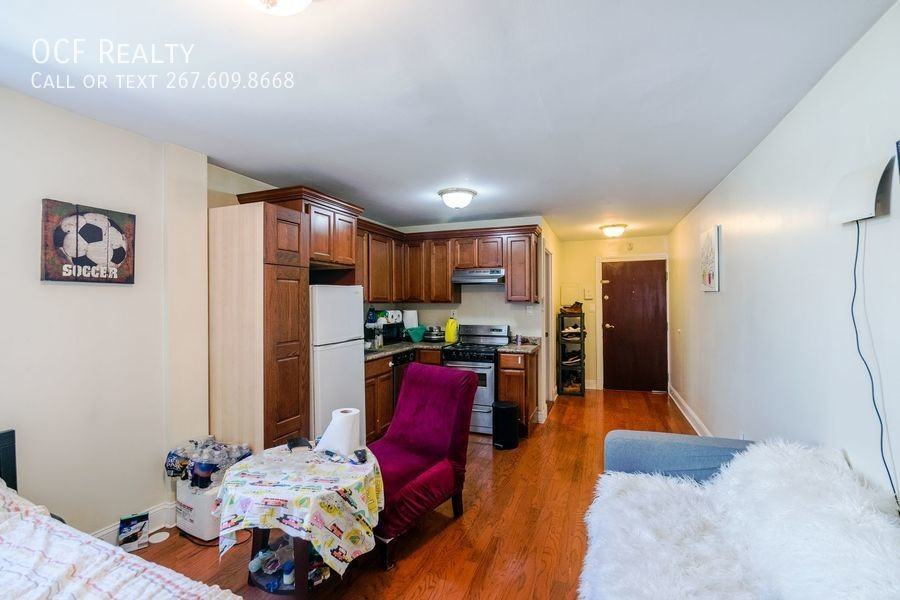 2504 S Broad St - Photo 2 of 11