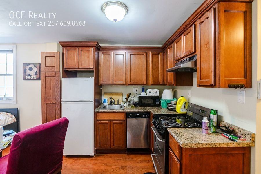 2504 S Broad St - Photo 3 of 11