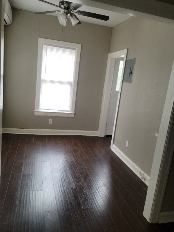 209 E Rosewood Ave #6 - Photo 5 of 11
