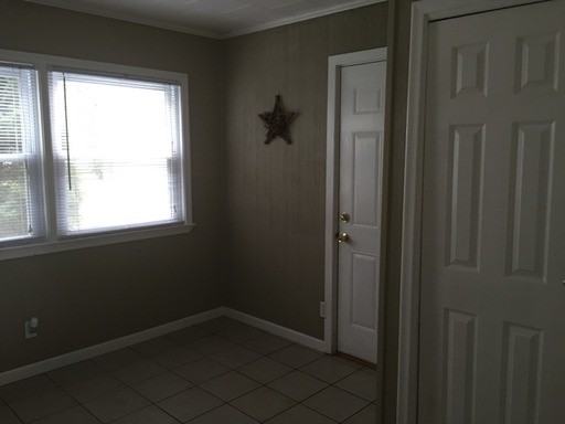 1101 Maplehill Ave - Photo 3 of 28