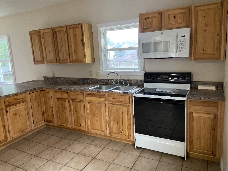 314 Thompson St - Photo 3 of 6