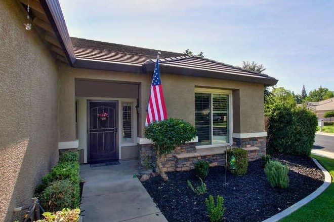 1608 Bottlebrush Cir - Photo 3 of 16