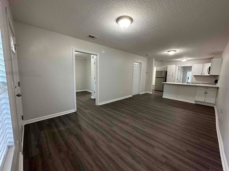 520 Gilmore St - Photo 2 of 12