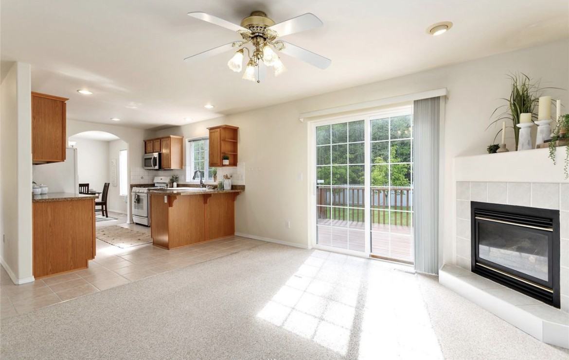 4035 Glengary Rd #1 - Photo 3 of 47