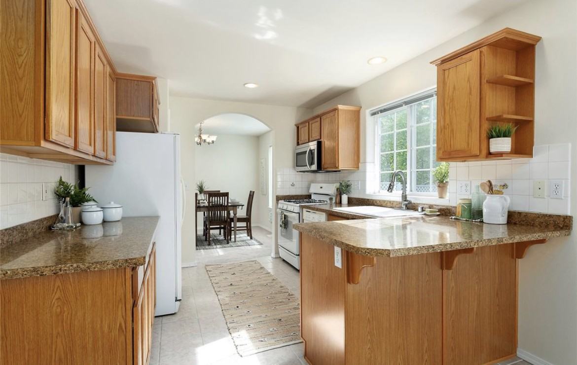 4035 Glengary Rd #1 - Photo 5 of 47