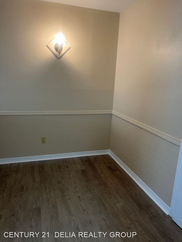 6770 Sunny Lane - Photo 3 of 6