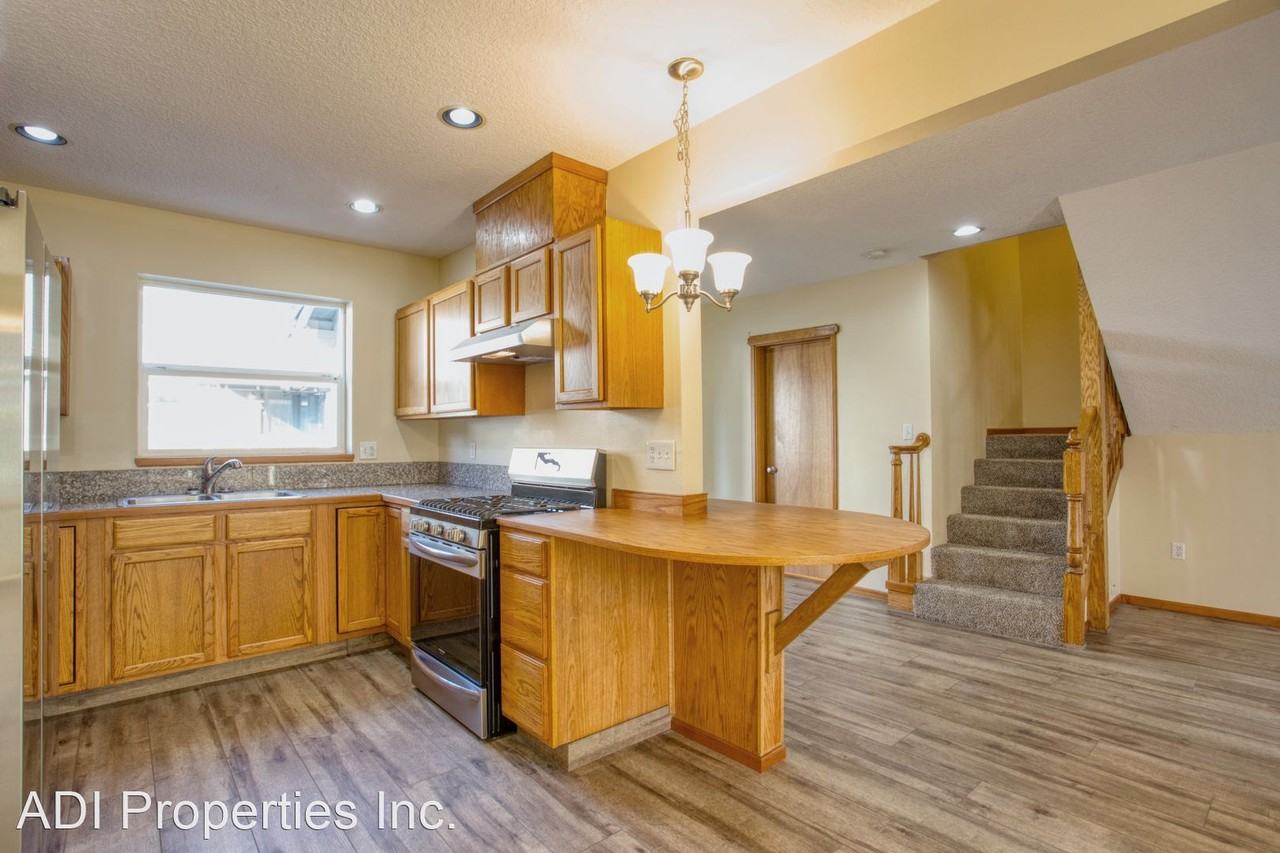 8273 - 8333 SW Durham Rd - Photo 2 of 17