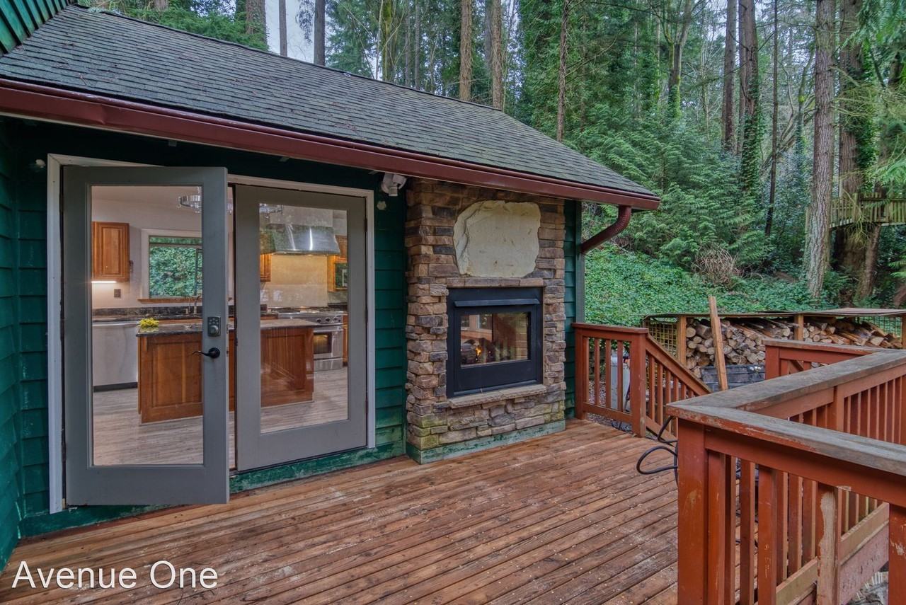 17163 30th Ave Ne - Photo 3 of 15