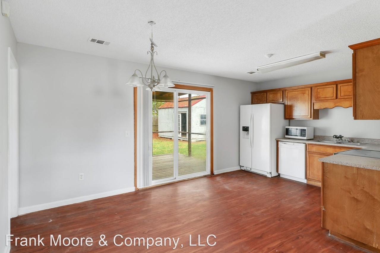 118 Reese Way - Photo 2 of 14