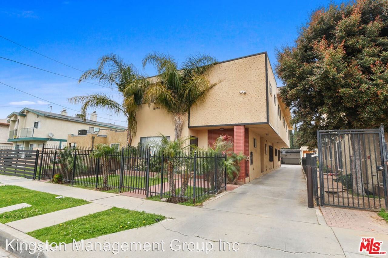 12906 Doty Ave - Photo 2 of 24