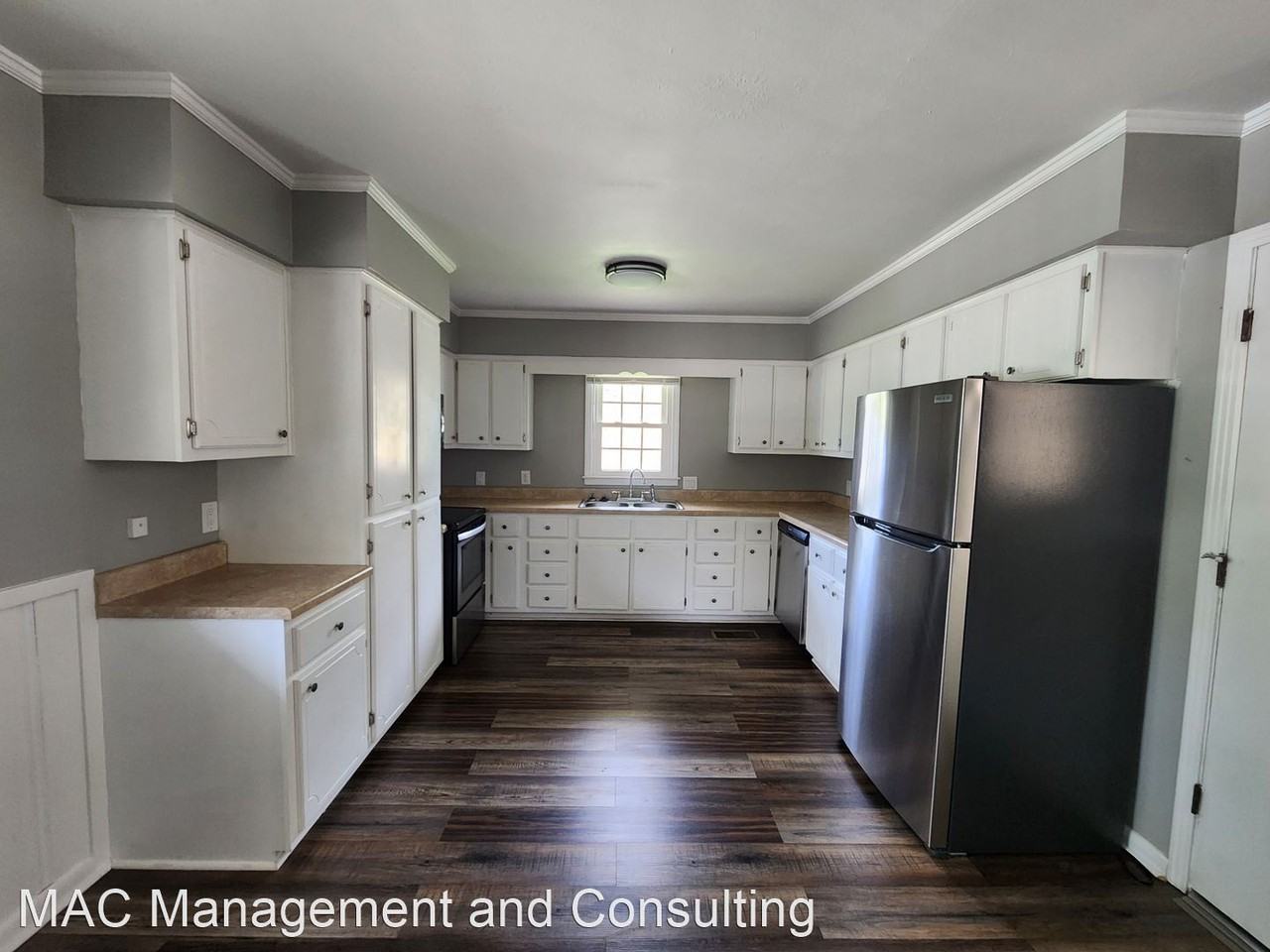 328 Wedgewood St - Photo 2 of 21