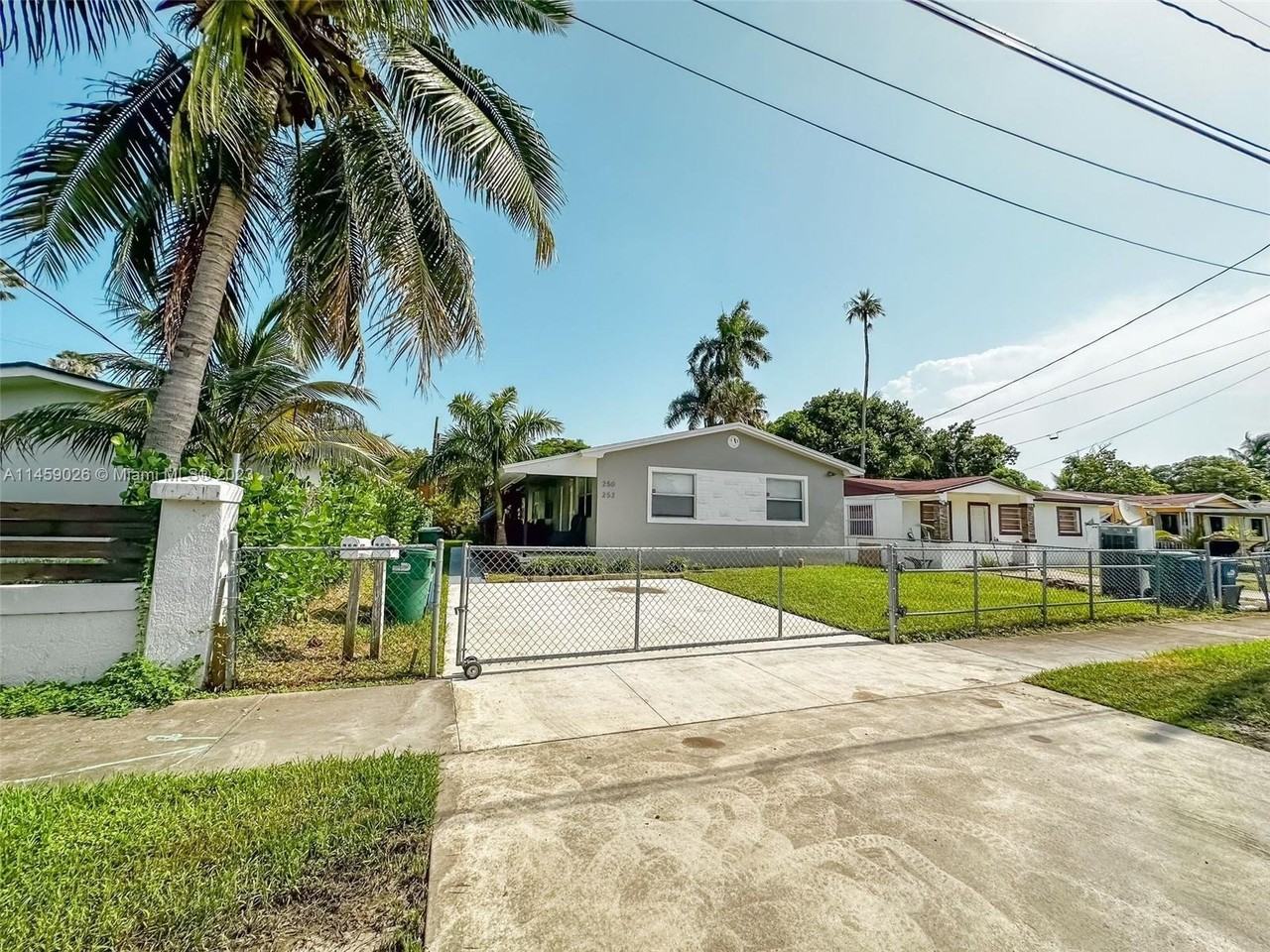 250 Nw 82nd Ter #2 - Photo 2 of 8