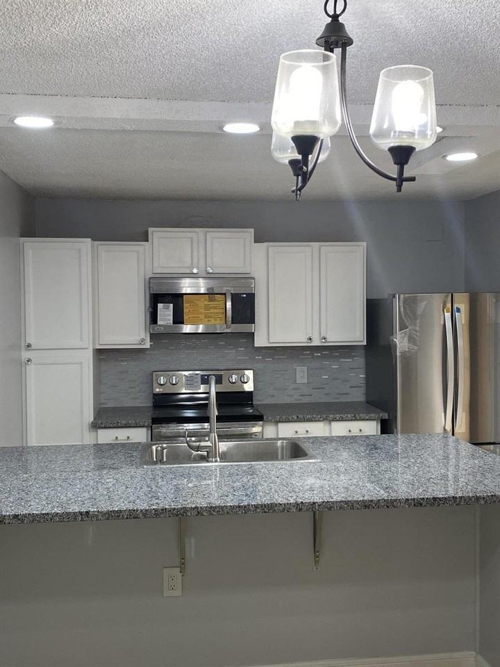 113 Heritage Way - Photo 2 of 8
