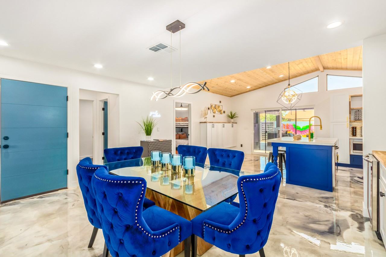 East Garfield Street - Photo 2 of 16