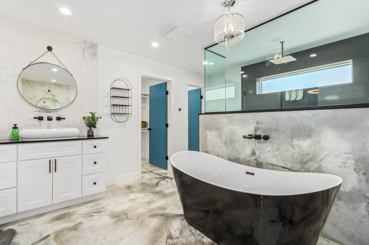 East Garfield Street - Photo 4 of 16