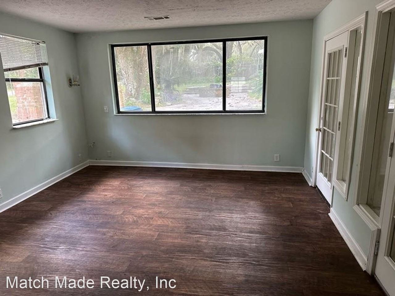 10460 Fort Caroline Rd - Photo 3 of 12
