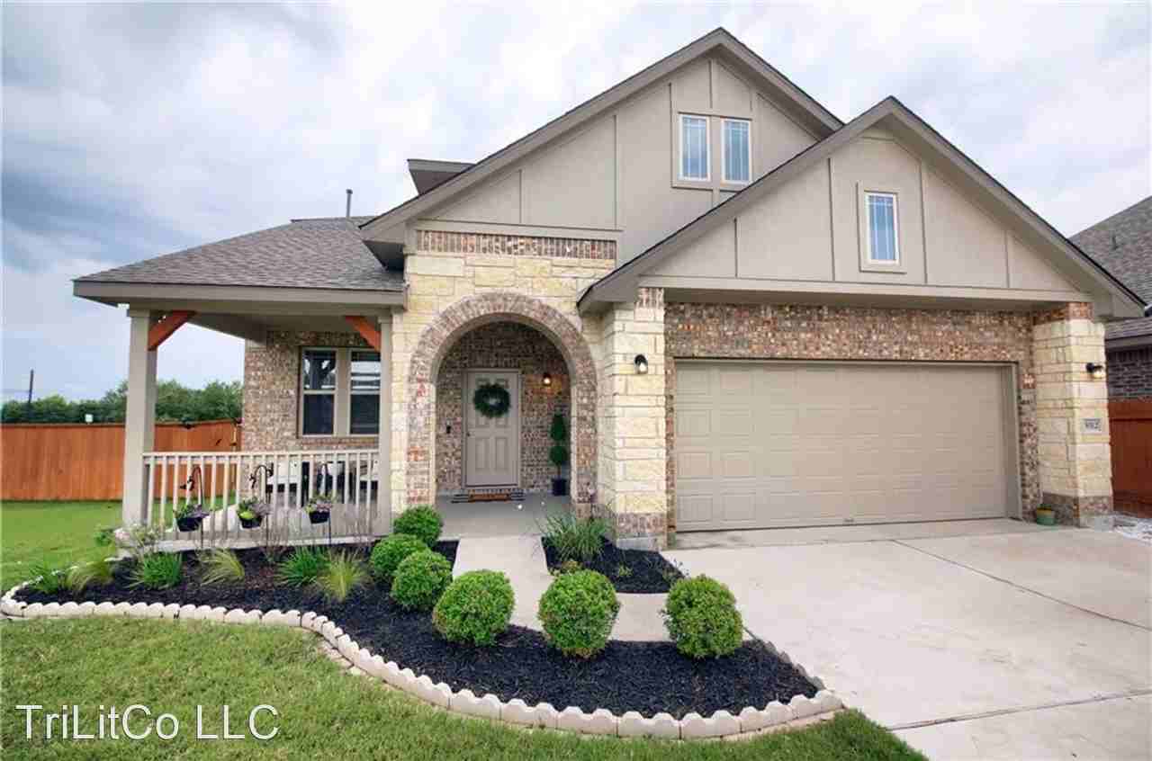 19312 Wearyall Hill Ln - Photo 2 of 36