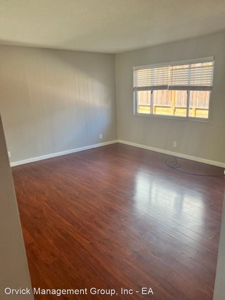 29013 & 29017 Dixon Street - Photo 3 of 12