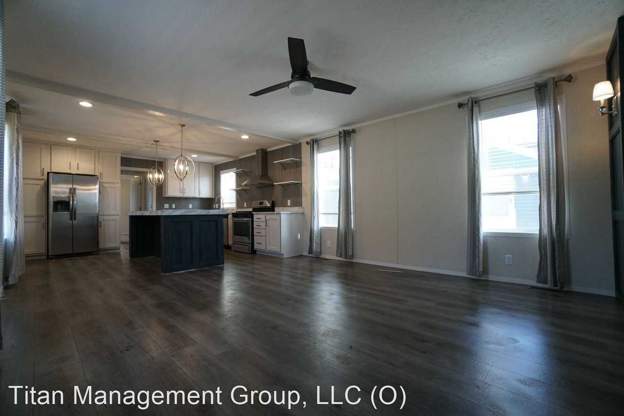 808 Candelight Plaza - Photo 3 of 22