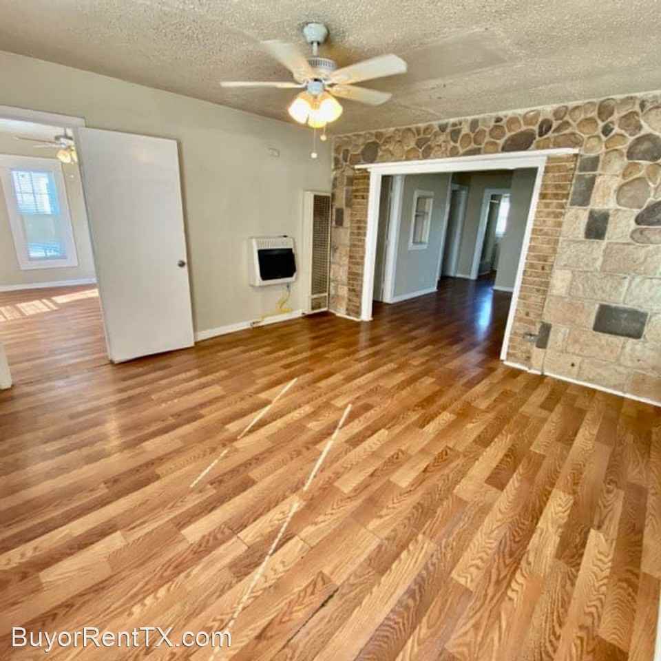 1807 Wausau Ave - Photo 2 of 6