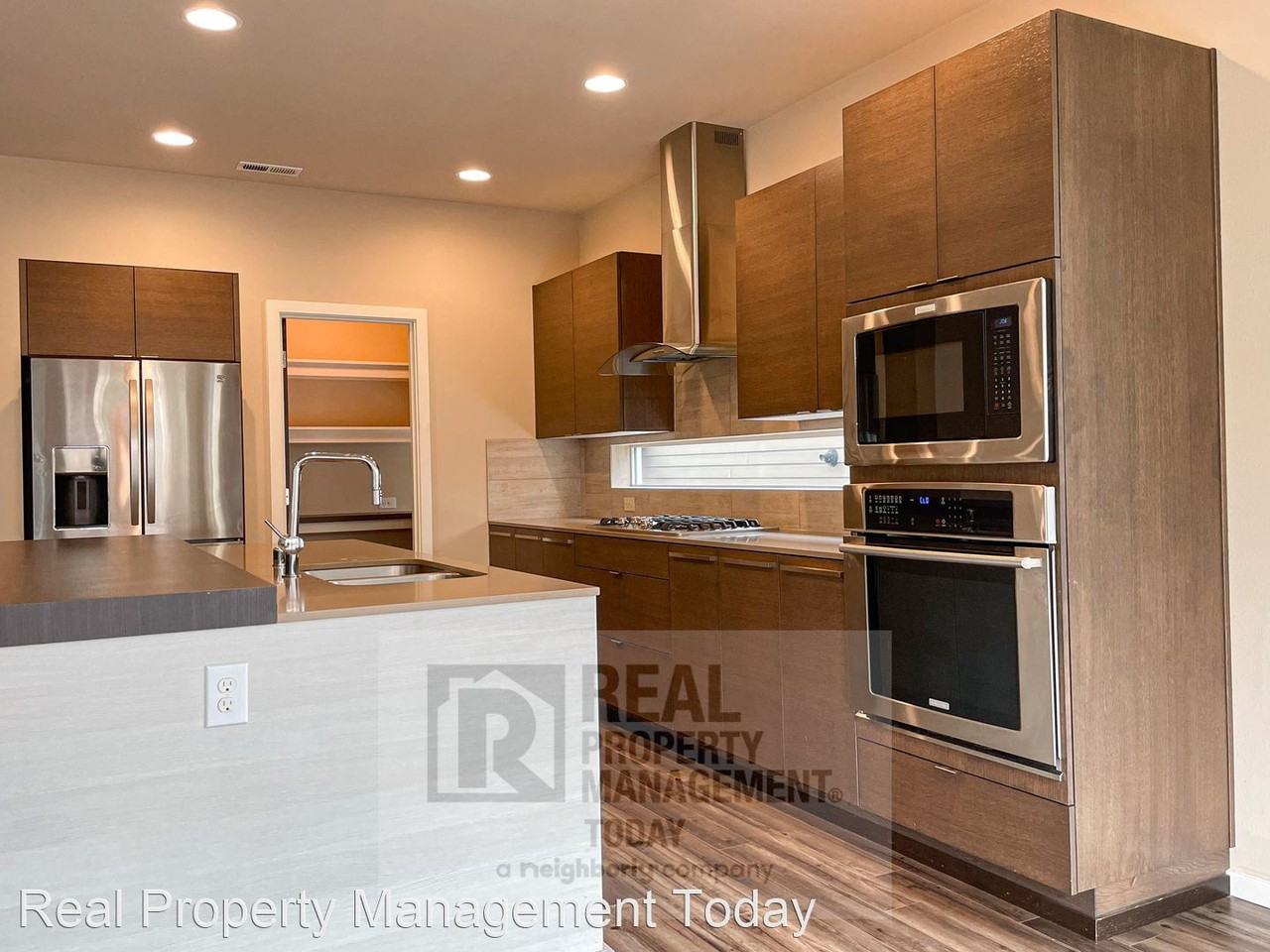 5534 Elaine Ave Se - Photo 2 of 11