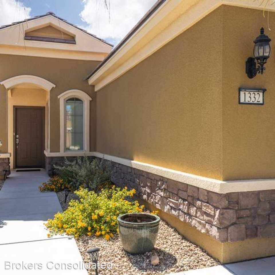 1332 Beehive Ln - Photo 2 of 28