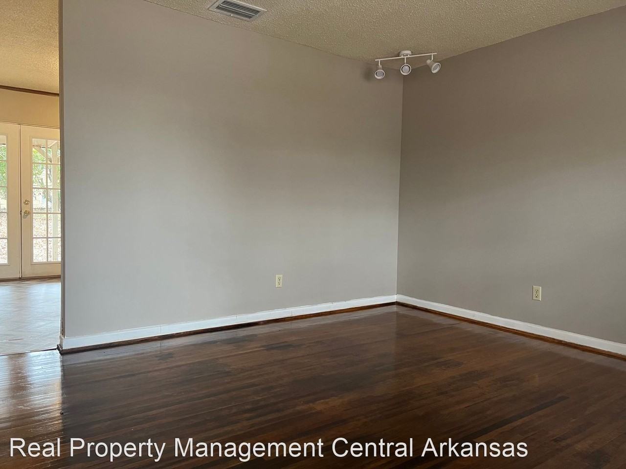 406 Malibu Dr - Photo 3 of 17