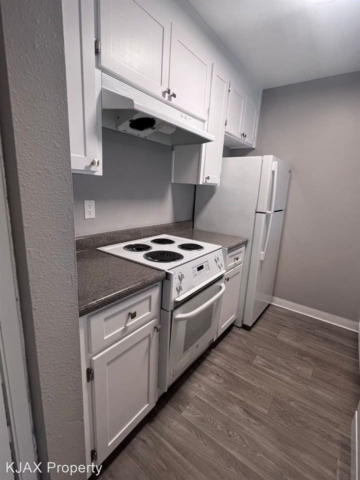 The Elms Apartments at 28th St - Photo 2 of 50