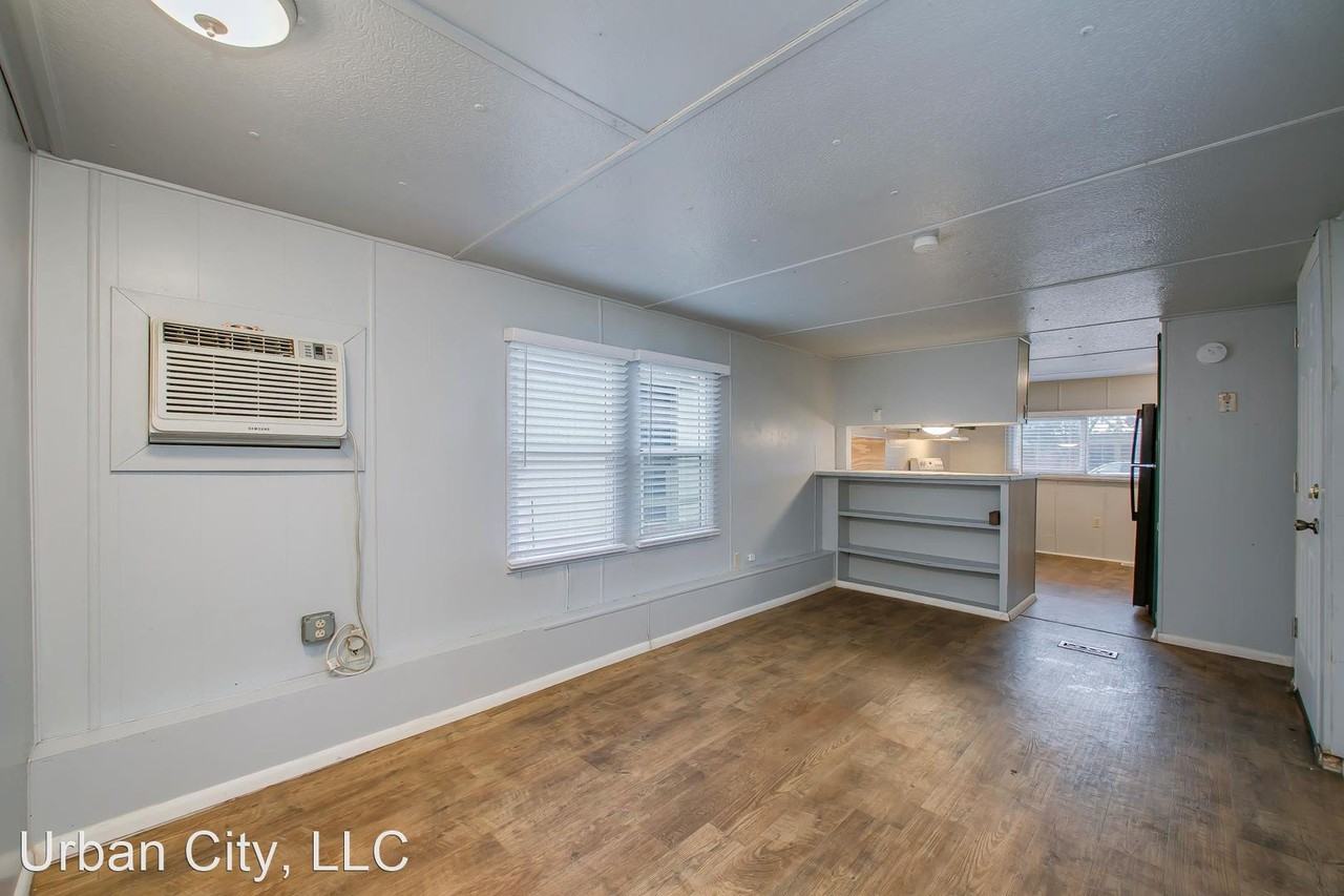 2318 W Targee St - Photo 2 of 17