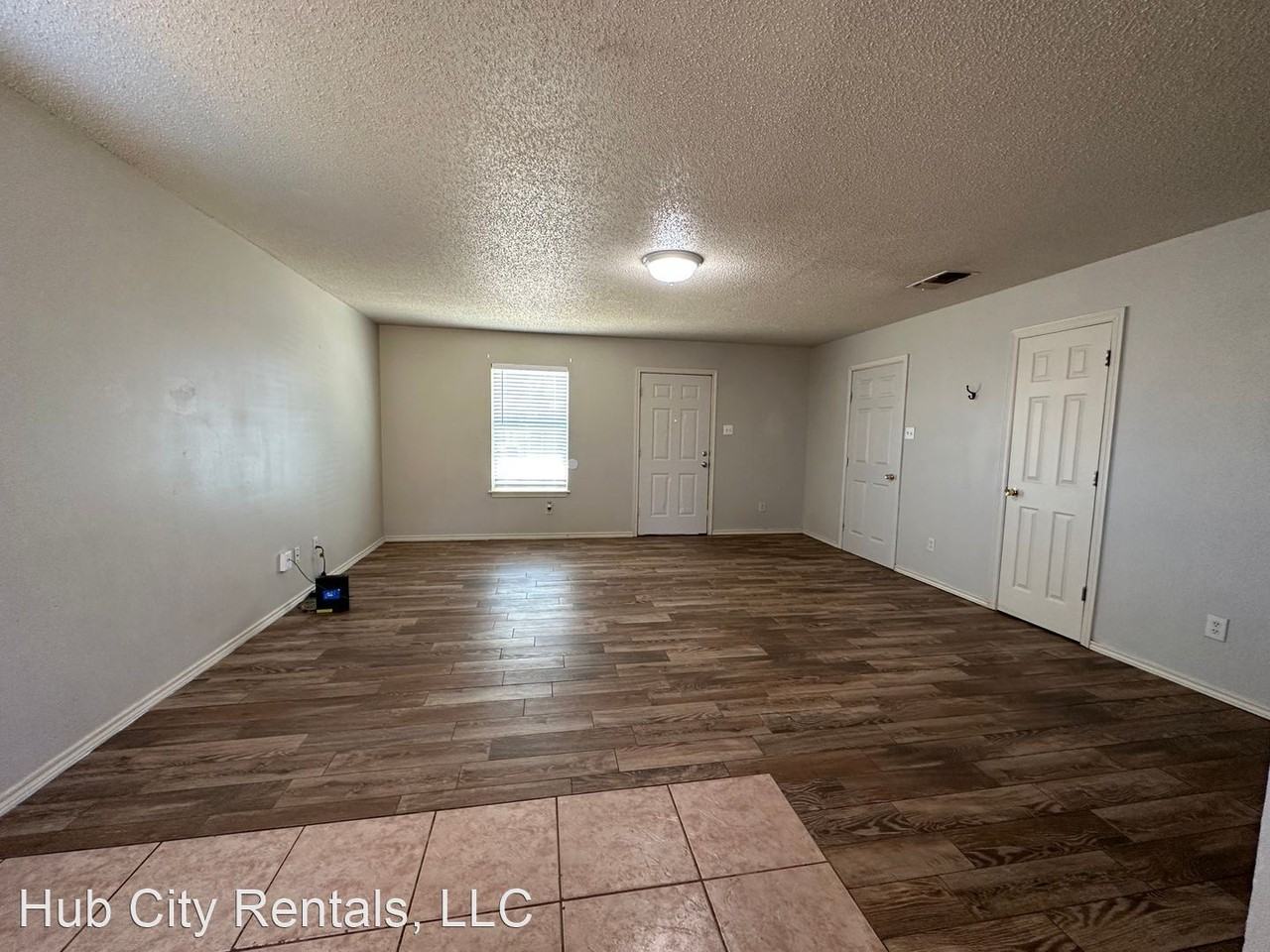 528 42nd St - Photo 2 of 9