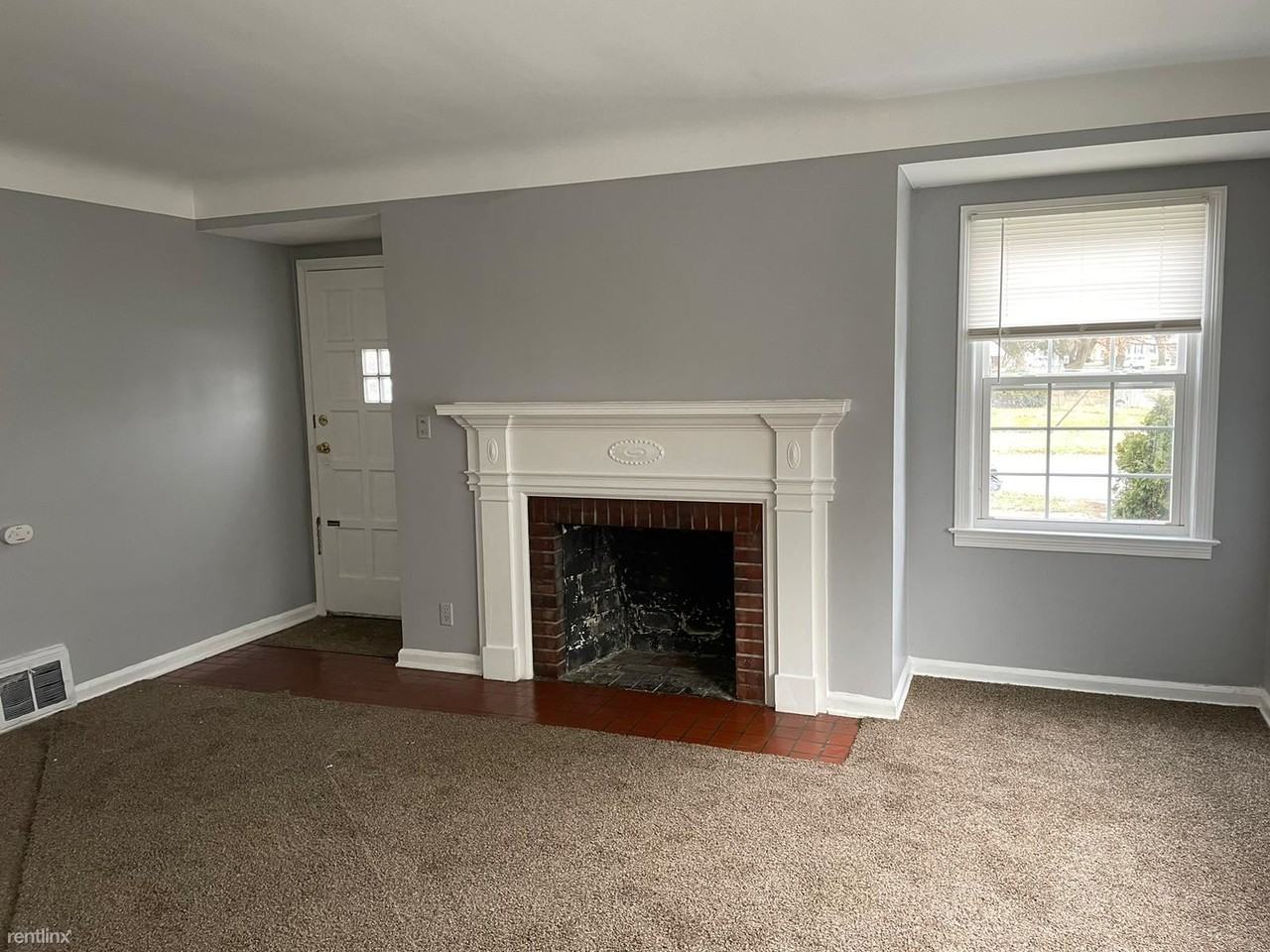 216 Chandler St - Photo 2 of 8
