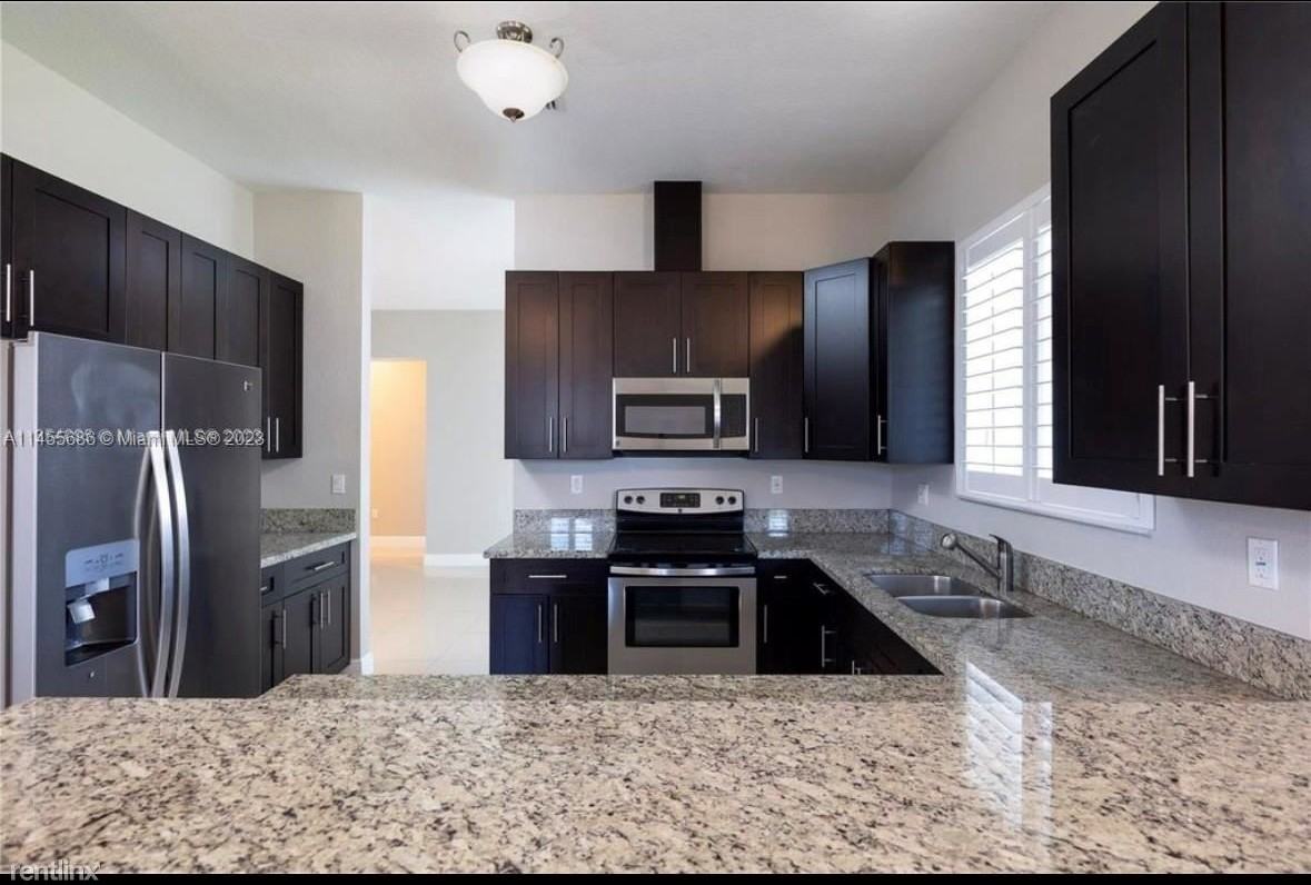 9341 Sw 174th St - Photo 3 of 11