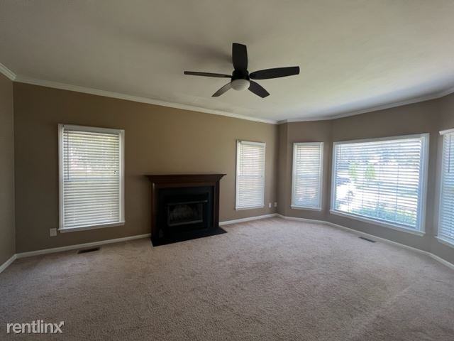 5601 Bayleaf Ln - Photo 2 of 29