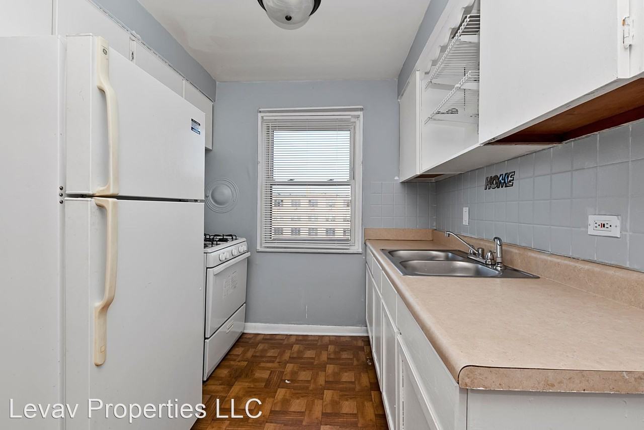 2976- 78 / 7770-78  S South Shore Drive - Photo 3 of 7