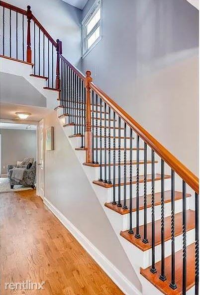 4550 Village Oaks Way - Photo 3 of 23