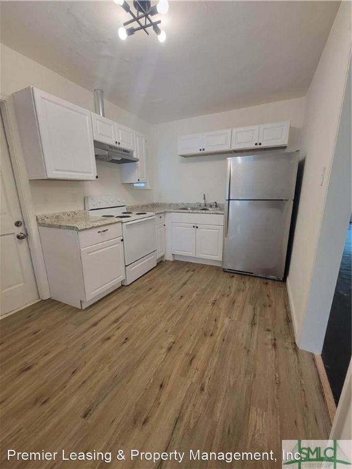 1228 E 54th St - Photo 2 of 5