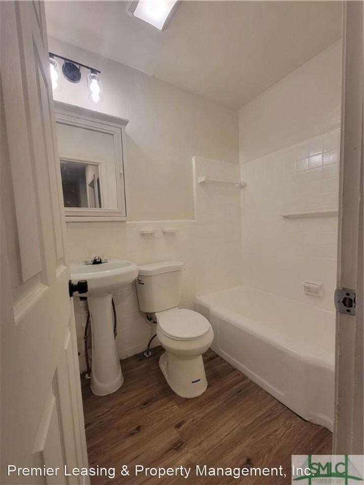 1228 E 54th St - Photo 3 of 5