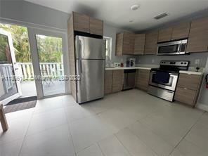 825 N 26th Ave - Photo 3 of 6