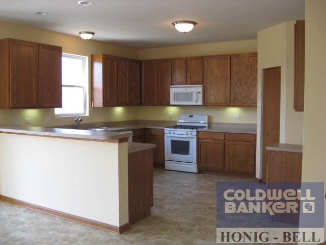 25230 Bann St - Photo 3 of 20