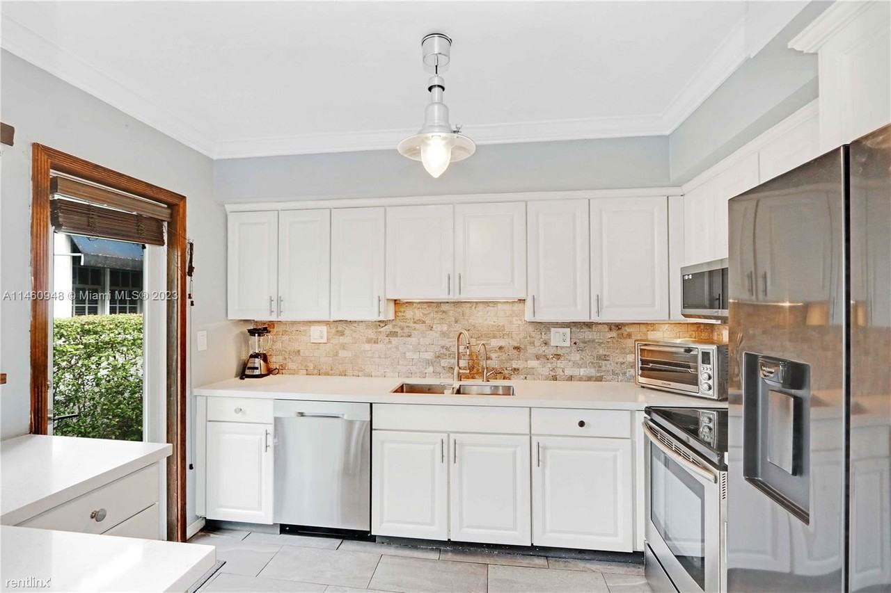 221 Camilo Ave - Photo 3 of 7