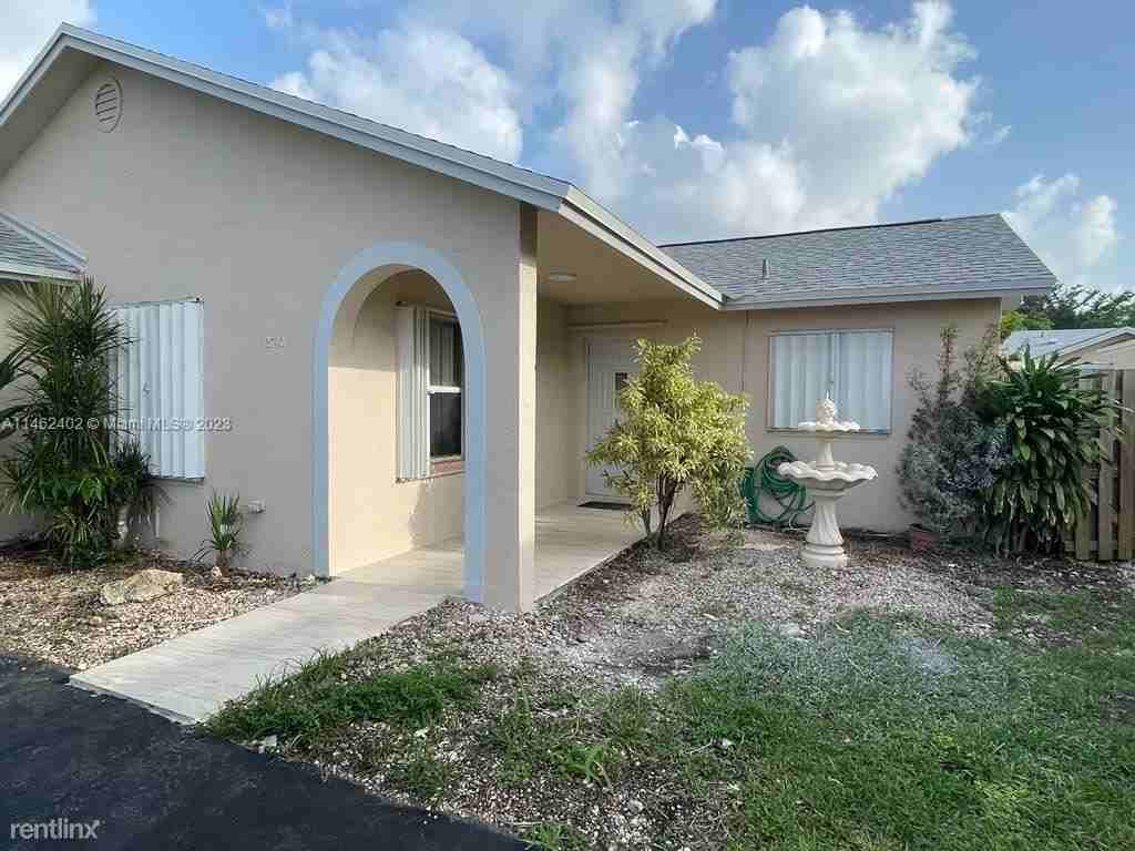 12740 Sw 249th Ter - Photo 2 of 6