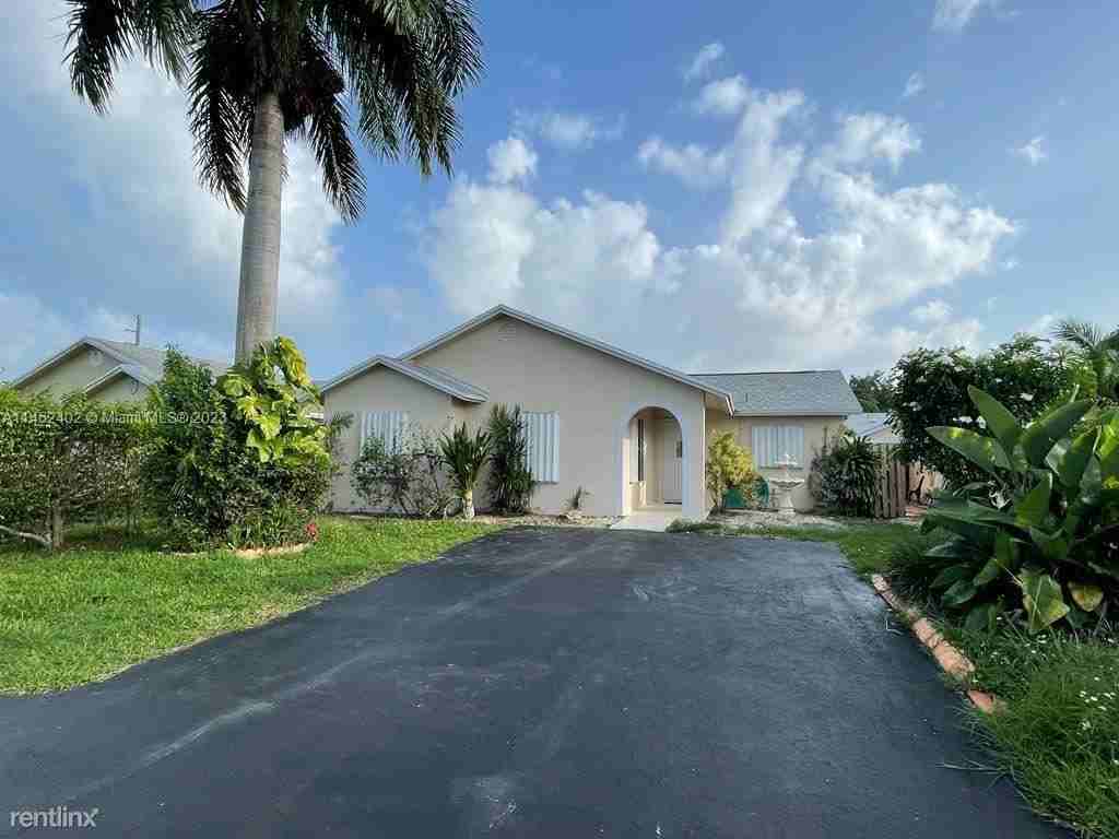 12740 Sw 249th Ter - Photo 3 of 6