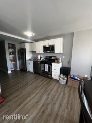 875 E 2nd St - Photo 2 of 4