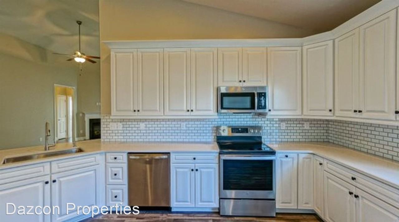 108 Bunker Hill Ln - Photo 3 of 50