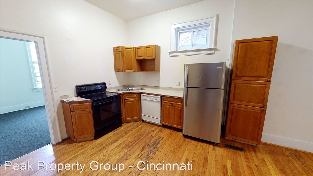 2431 Vine St - Photo 2 of 11