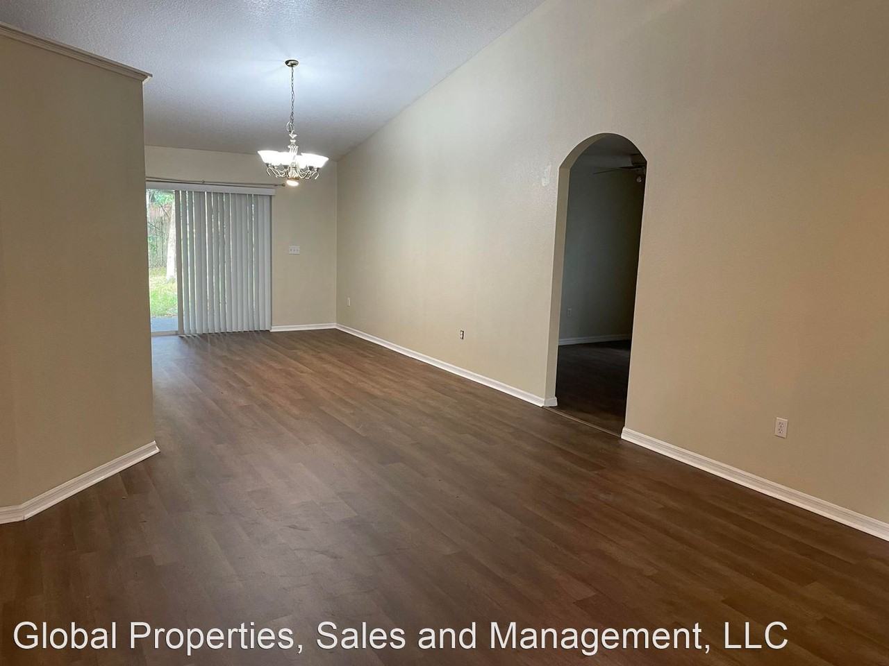 30603 Fenimore St - Photo 2 of 13