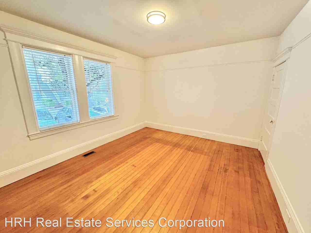 283 Collingwood St - Photo 2 of 32